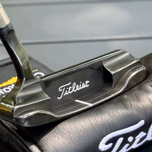 Scotty Cameron Santa Fe – 33.5" (8/10 Condition)