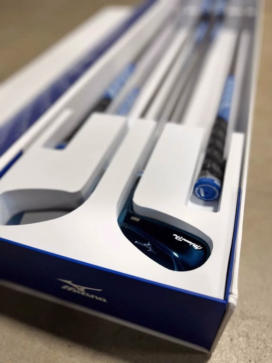 mizuno_pro_221_blue_ion_irons_box_open_alt.jpg