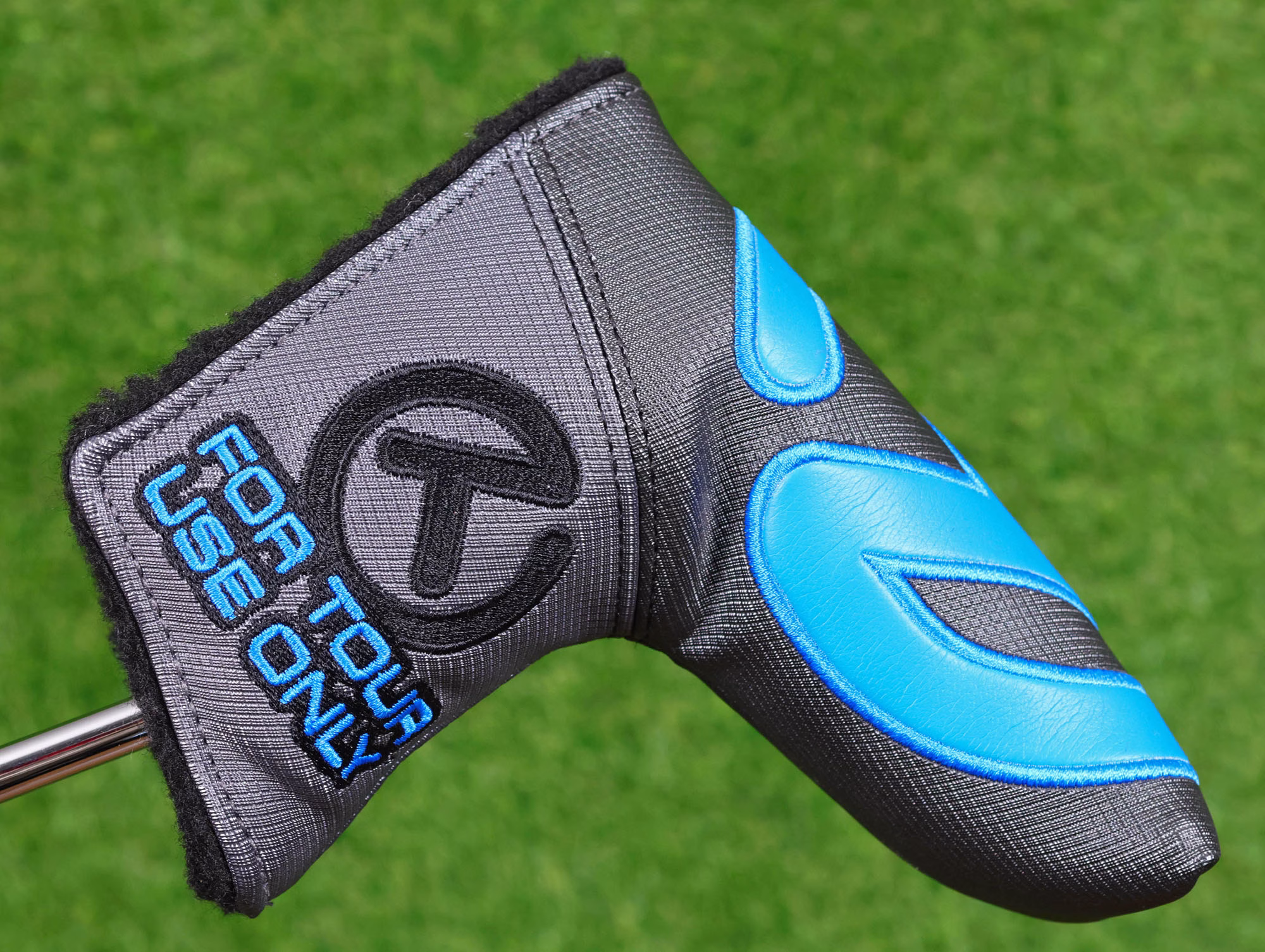 Scotty Cameron Circle T Electric Blue Industrial Headcover Scotty Cameron Circle T Electric Blue Industrial Headcover