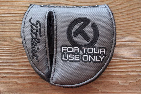 Scotty Cameron Circle T Black Industrial Round Mid Mallet Cover Scotty Cameron Circle T Black Industrial Round Mid Mallet Cover