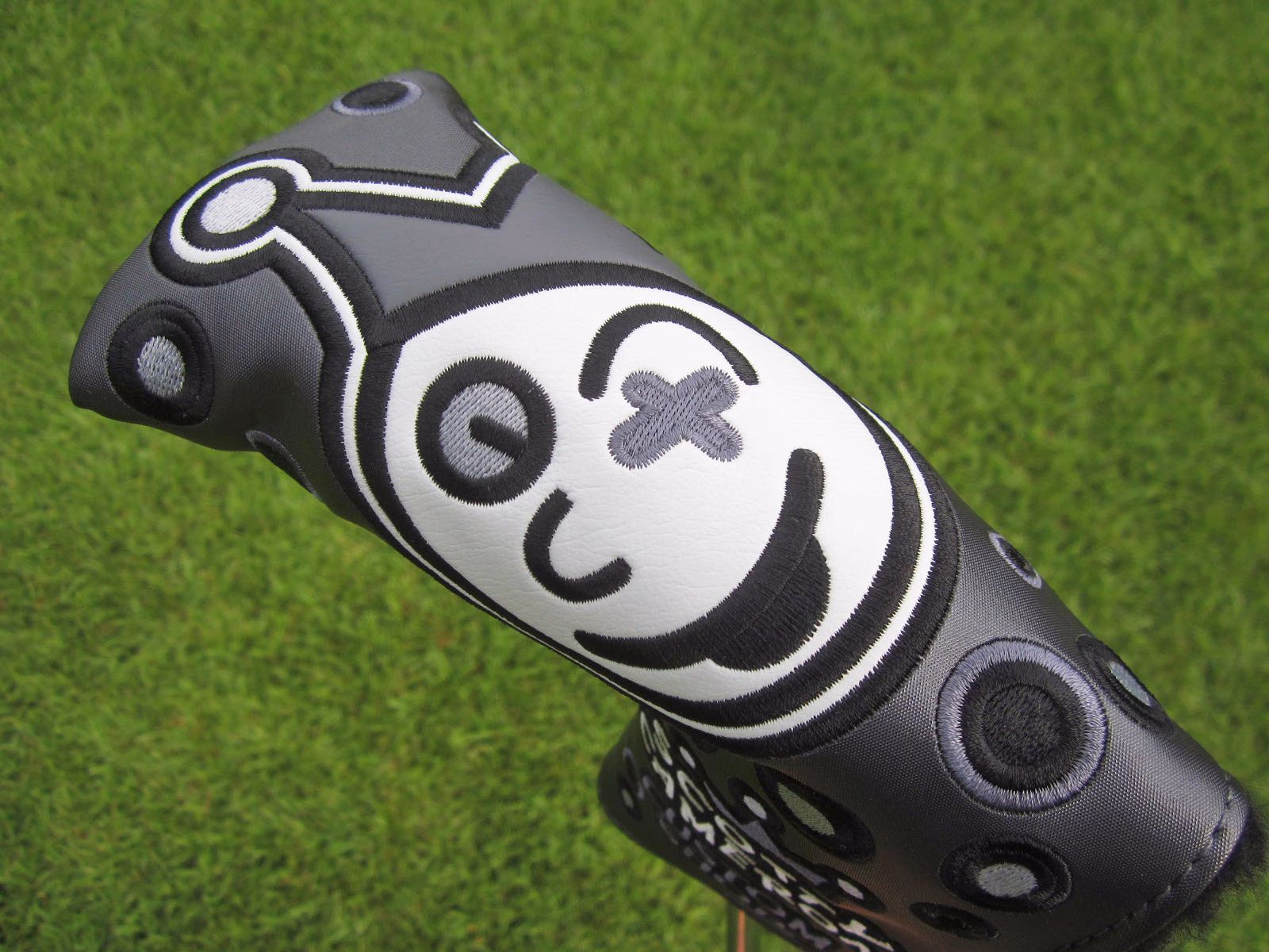 scotty-cameron-custom-shop-grey-jackpot-johnny-blade-putter-headcover-97.jpg