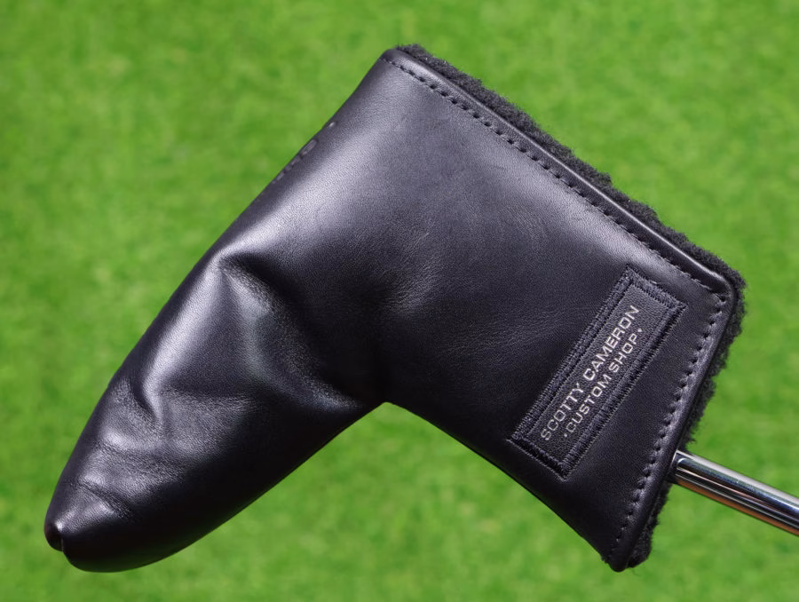 scotty-cameron-tour-only-black-gss-insert-newport-2-5-select-circle-t-360g-putter-37-900×678-1.jpg