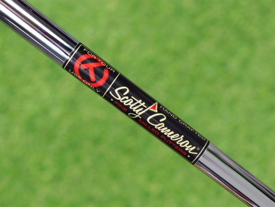 scotty-cameron-tour-only-black-t10-newport-1-5-buttonback-teryllium-circle-t-360g-putter-with-dual-red-flange-lines-41-900×678-1.jpg